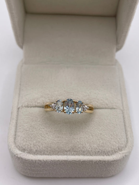 9ct gold topaz and diamond ring