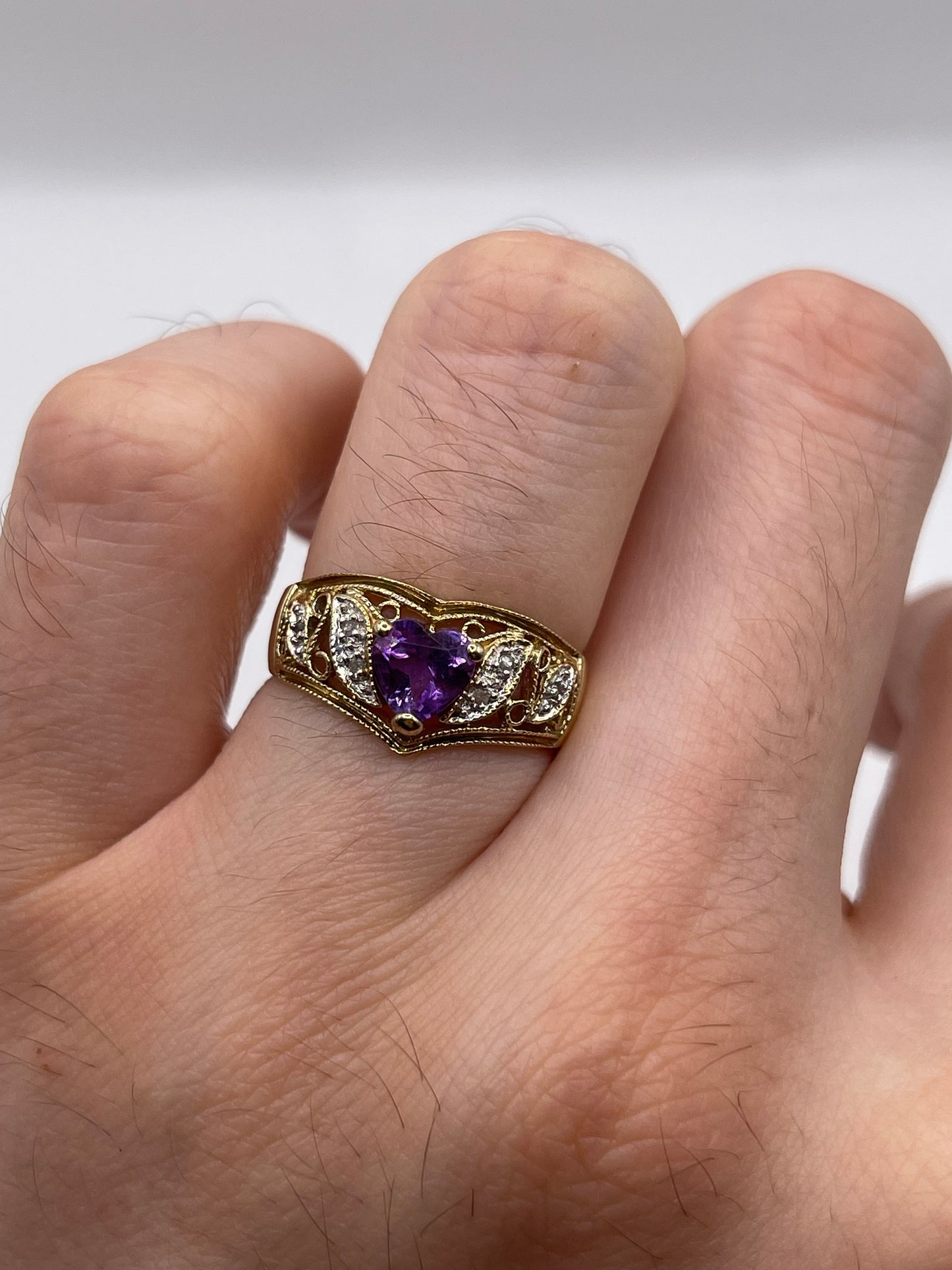 9ct gold amethyst and diamond ring