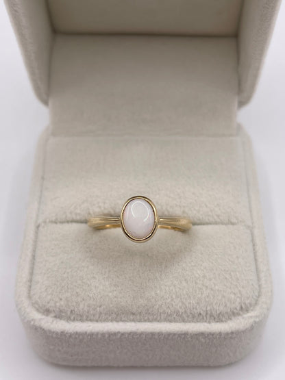 9ct gold opal ring