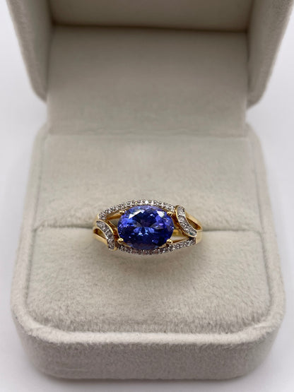 18ct gold tanzanite and diamond ring