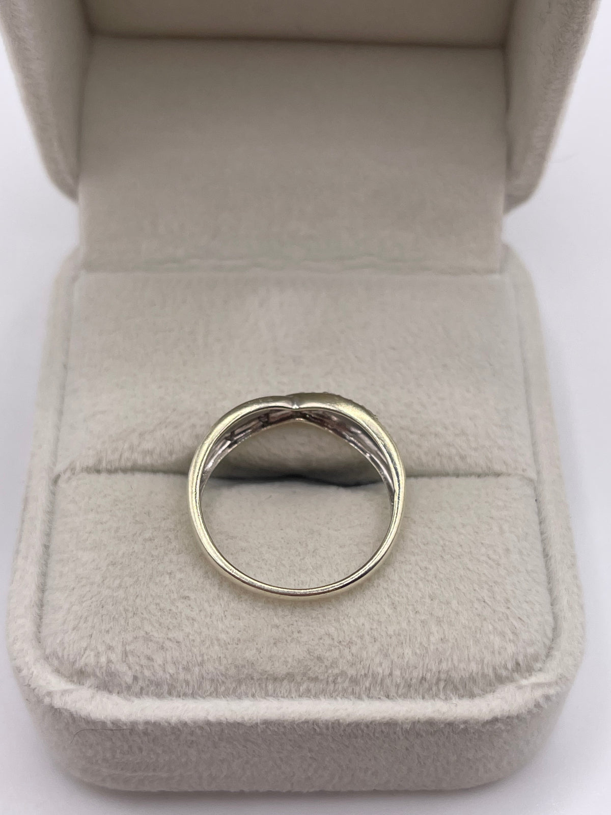 9ct two tone gold diamond ring