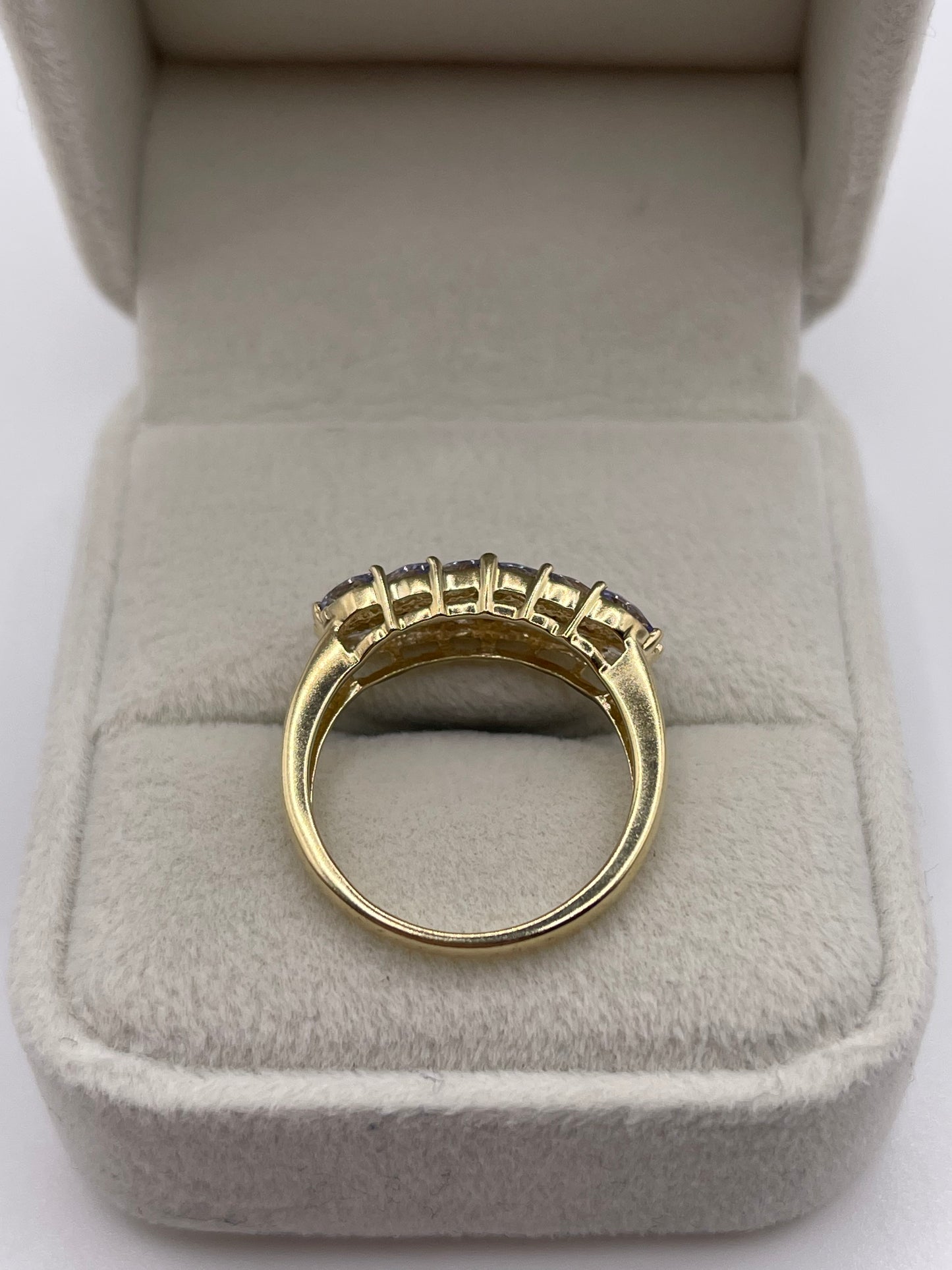 9ct gold tanzanite ring