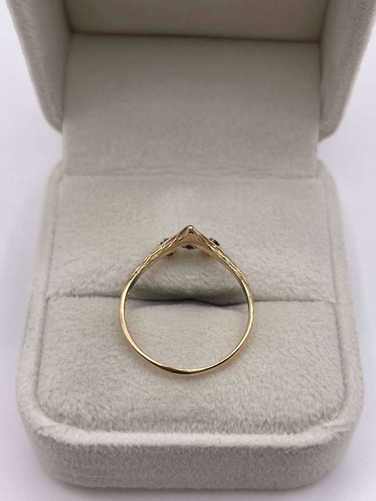 9ct gold sapphire wishbone ring