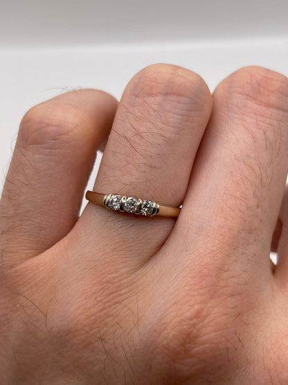 9ct gold diamond ring