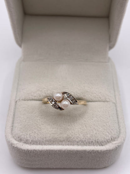 9ct gold pearl and diamond ring