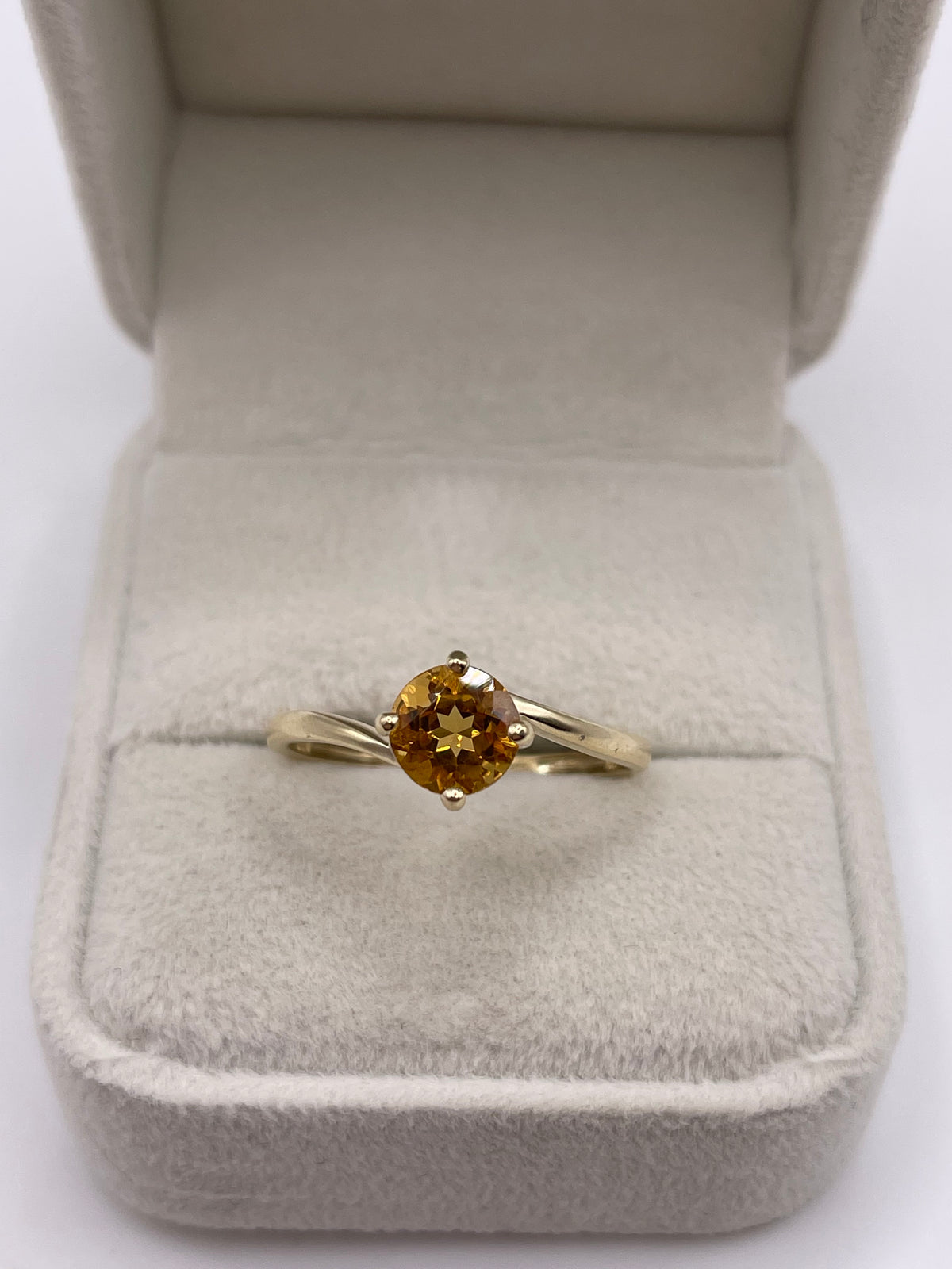 9ct gold citrine ring