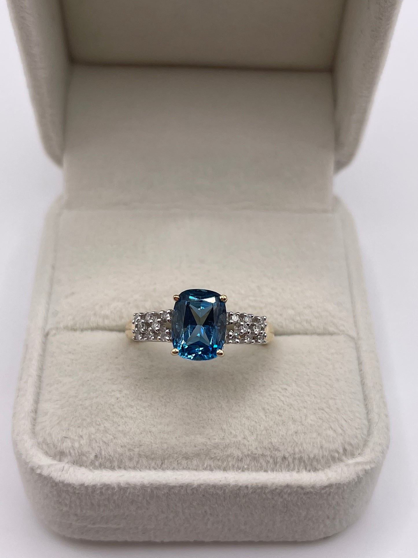 9ct gold topaz and diamond ring