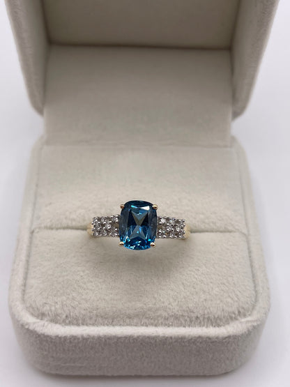 9ct gold topaz and diamond ring