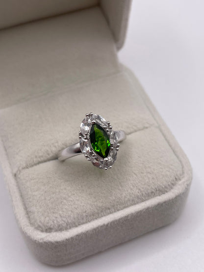 9ct white gold diopside and zircon ring