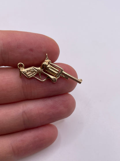 9ct gold revolver charm