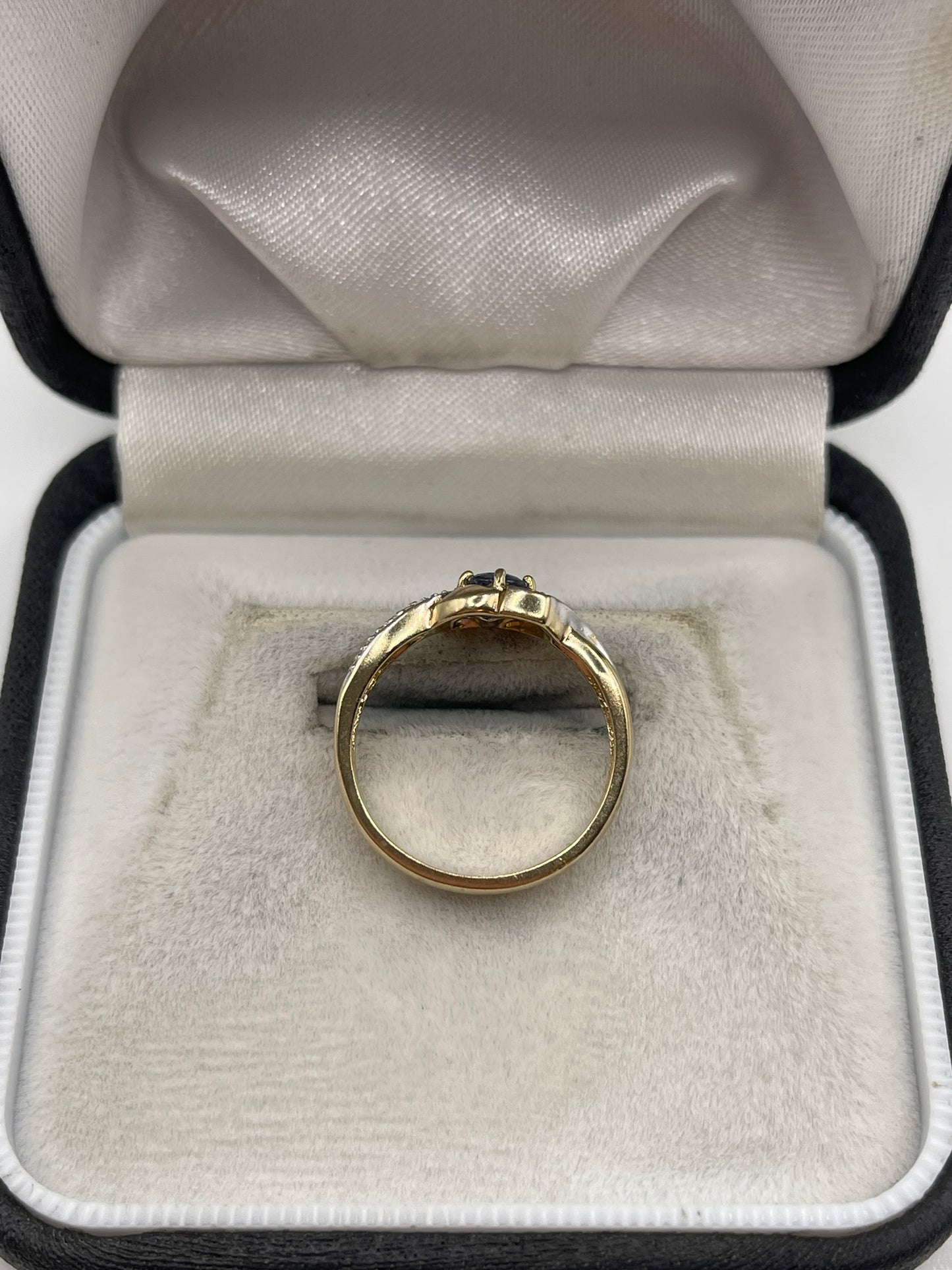 9ct gold sapphire and diamond ring