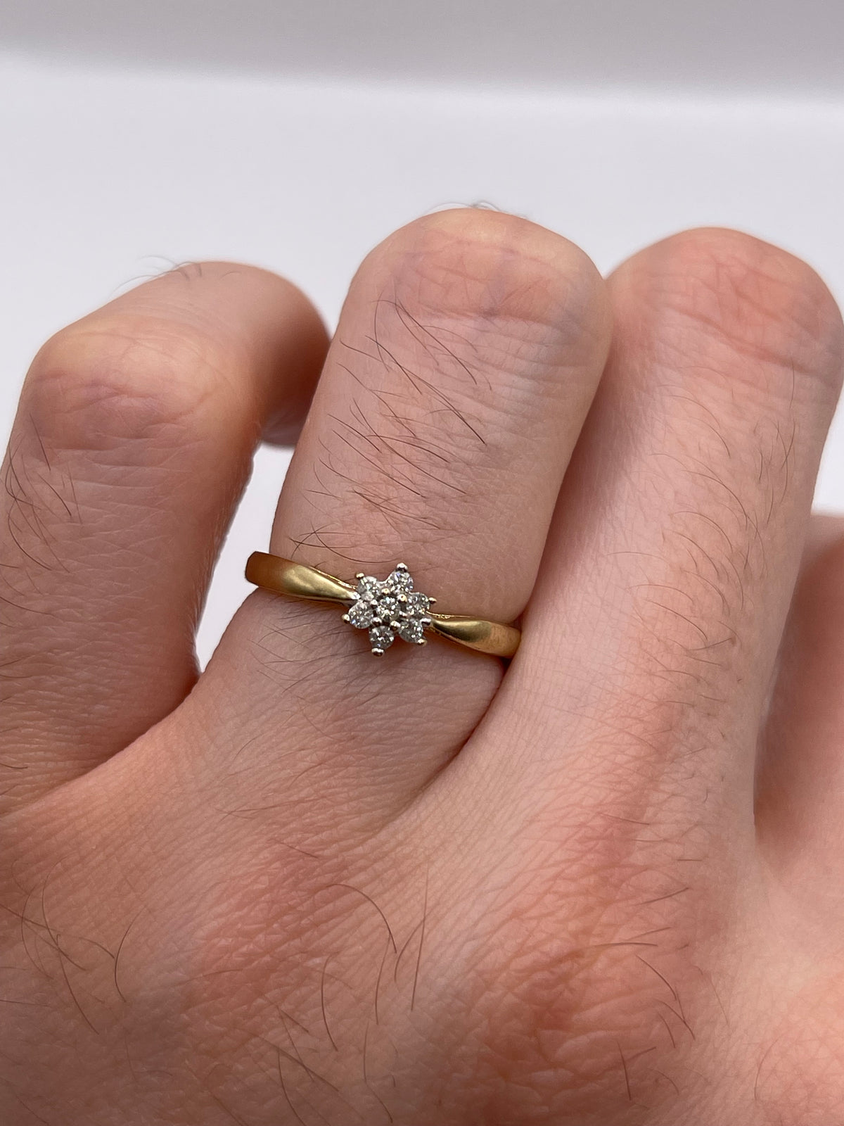 9ct gold diamond cluster ring