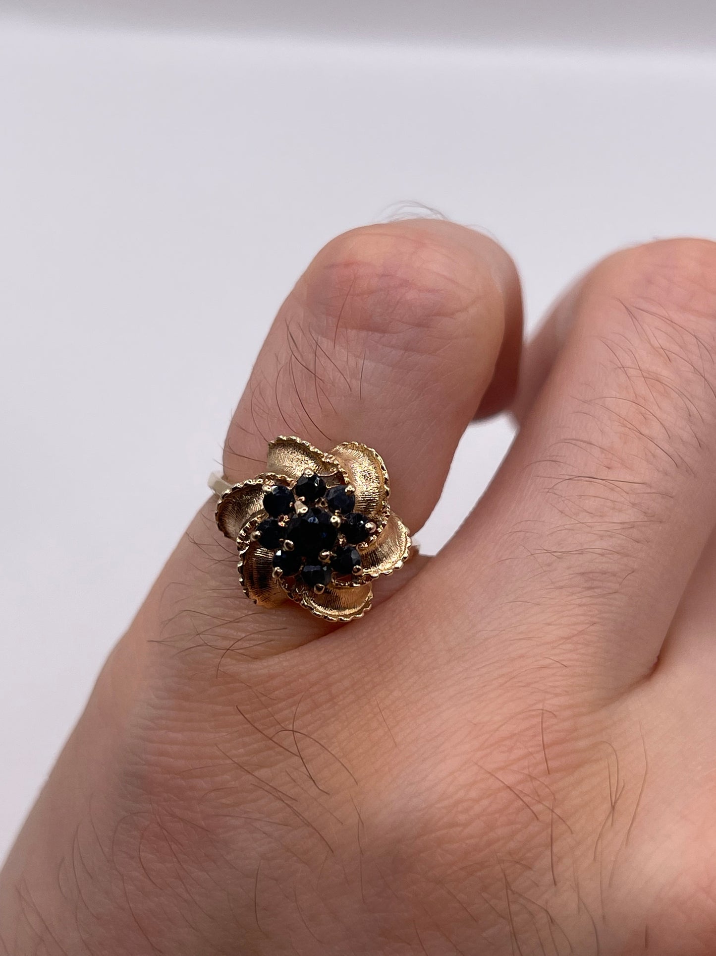 9ct gold sapphire cluster ring
