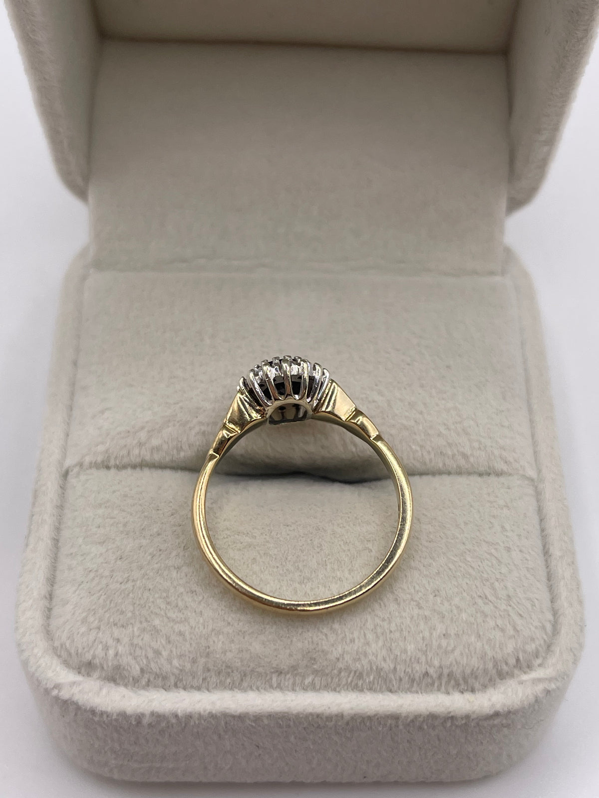 9ct gold sapphire and diamond ring