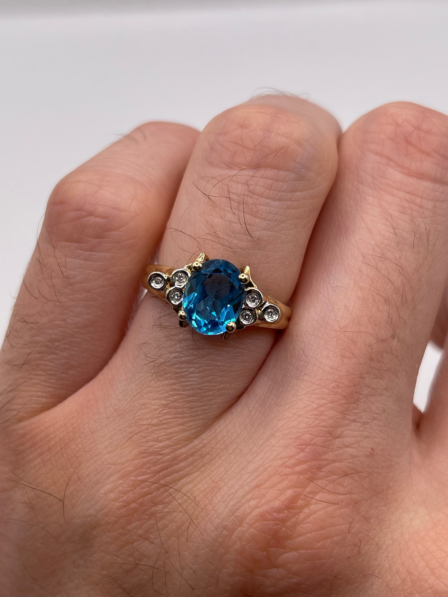 9ct gold blue topaz and diamond ring