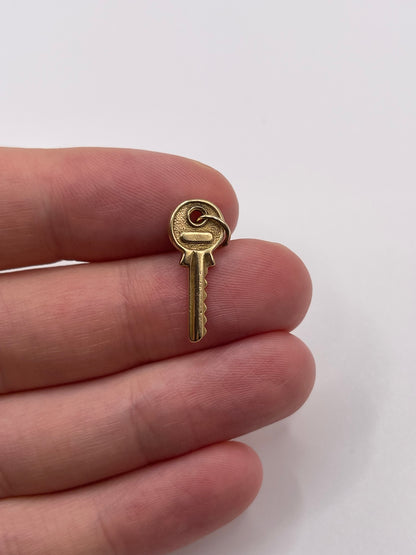 9ct gold key charm
