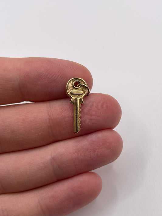 9ct gold key charm