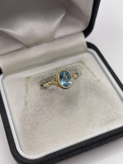 9ct gold blue topaz ring