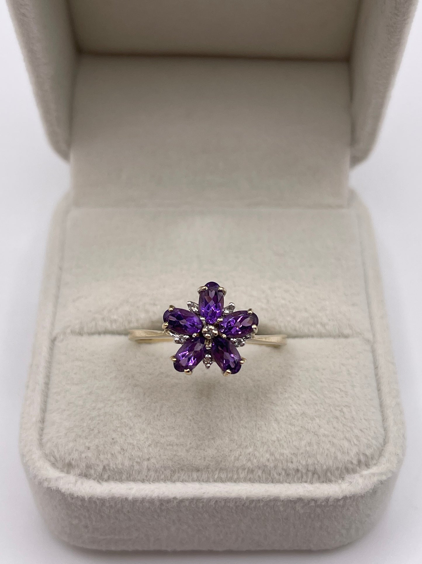 9ct gold amethyst and diamond ring