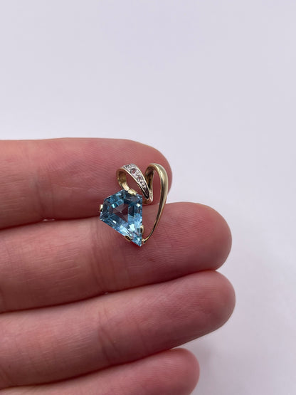 9ct gold topaz pendant