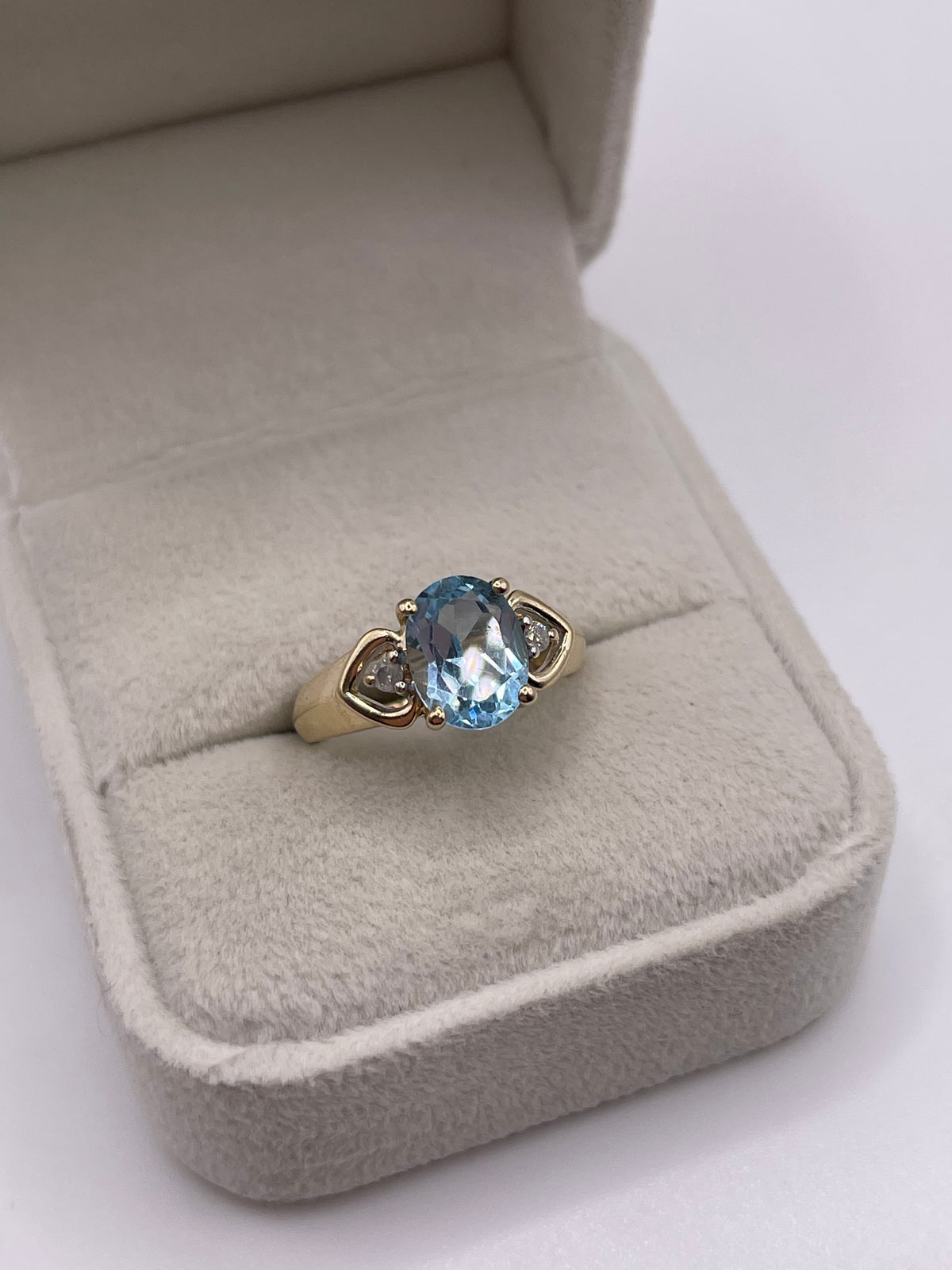9ct gold topaz and diamond ring