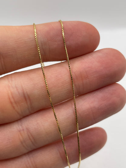 18ct gold chain 439