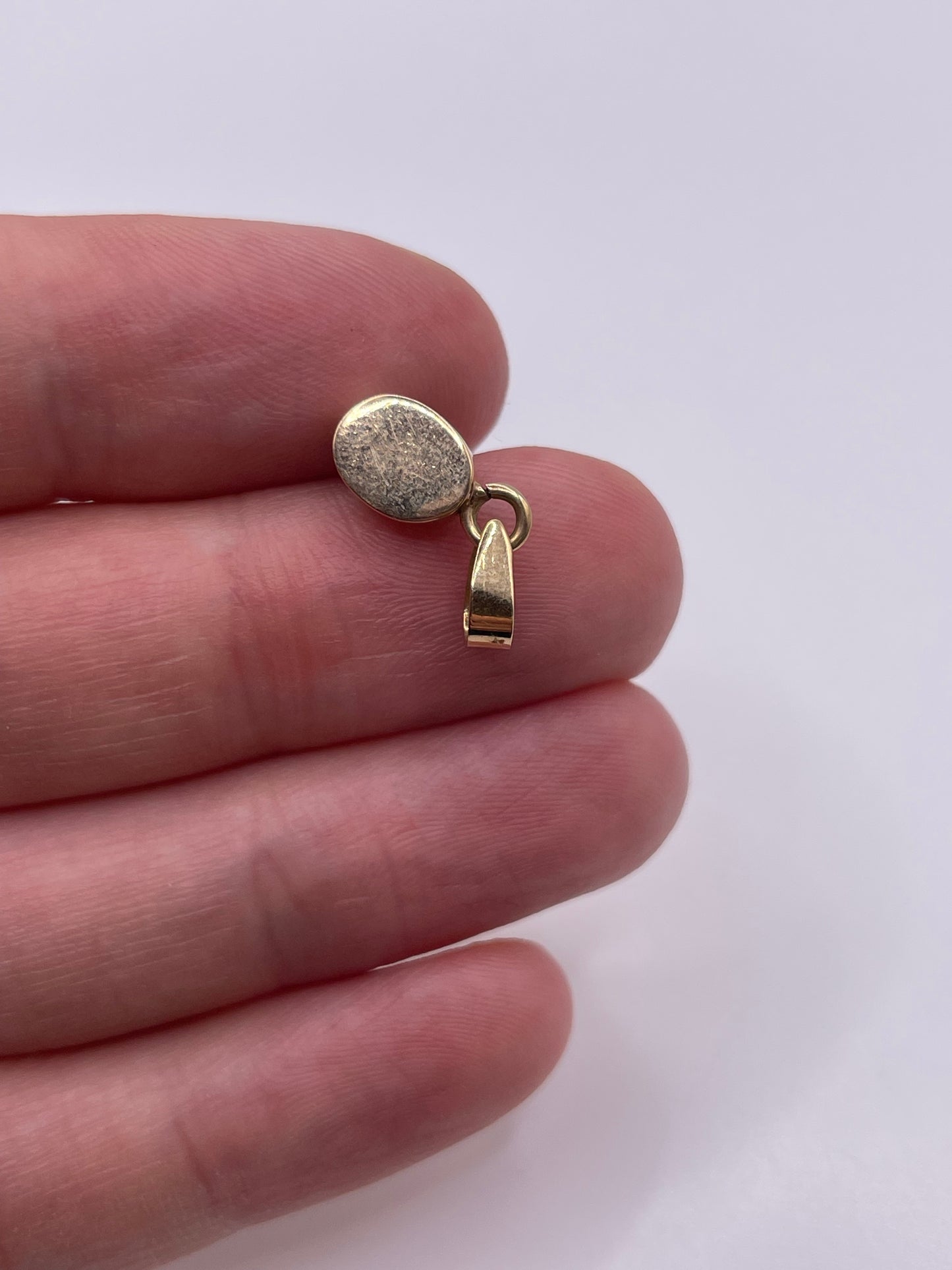 14ct gold moonstone pendant