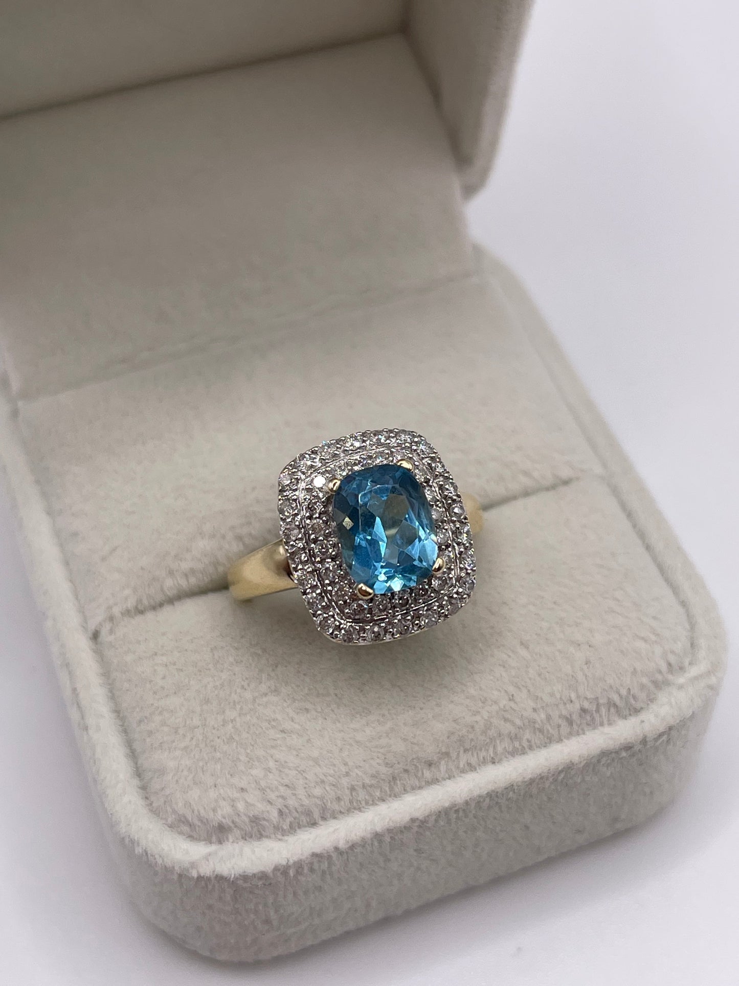 9ct gold topaz and diamond ring