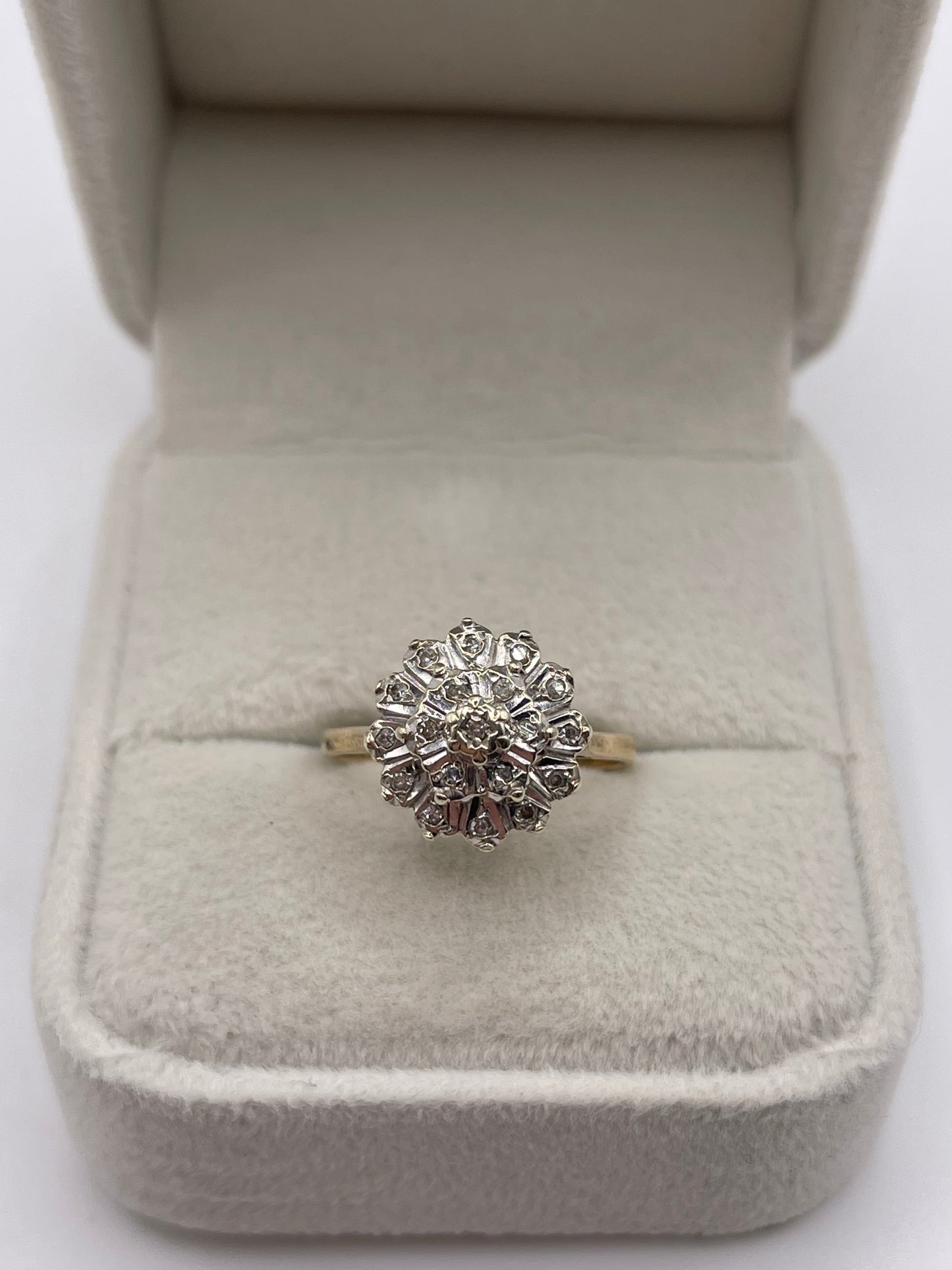9ct gold diamond cluster ring