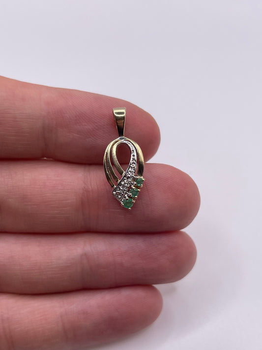 9ct gold emerald and diamond pendant