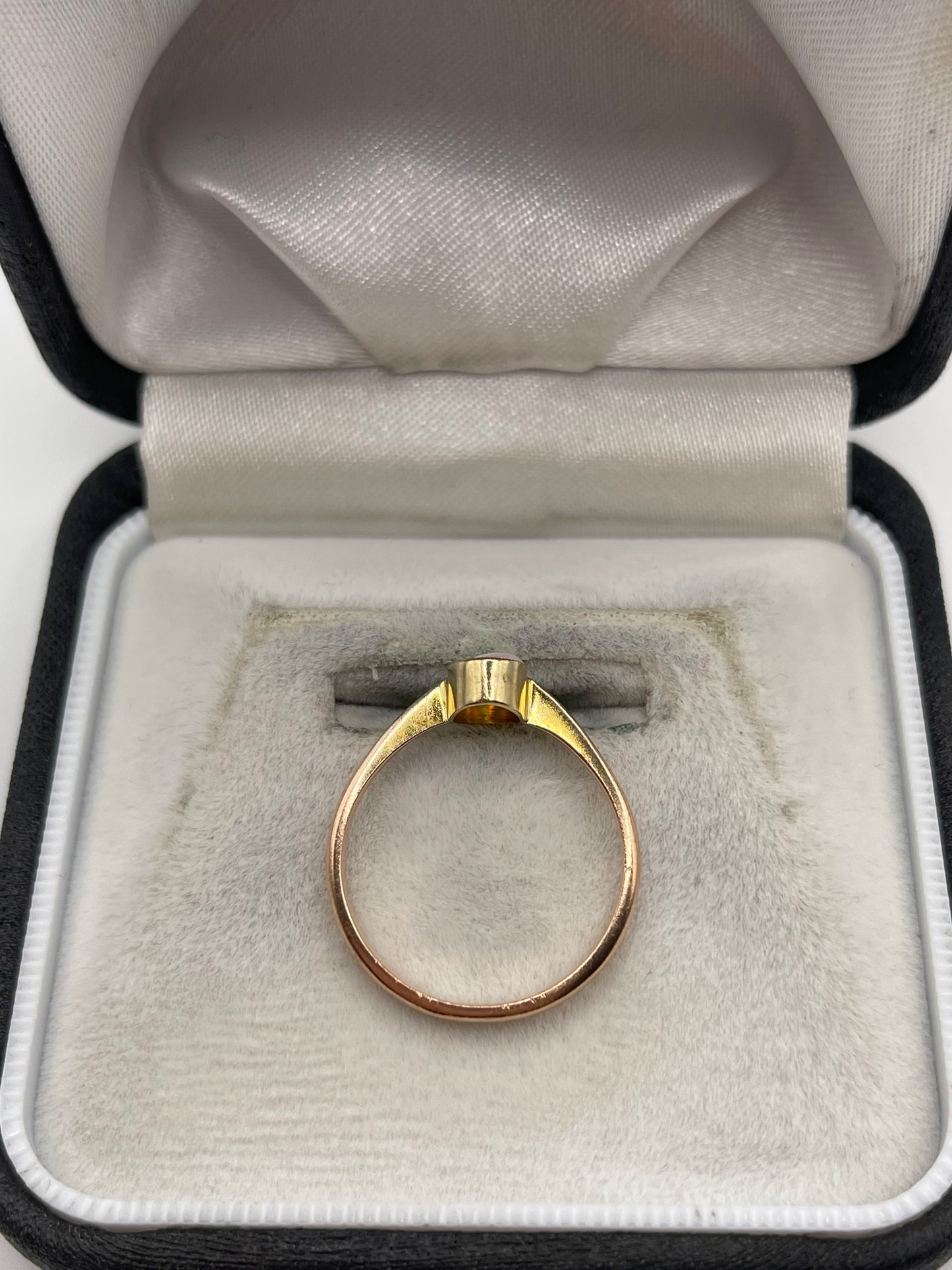 Antique 9ct rose gold opal ring