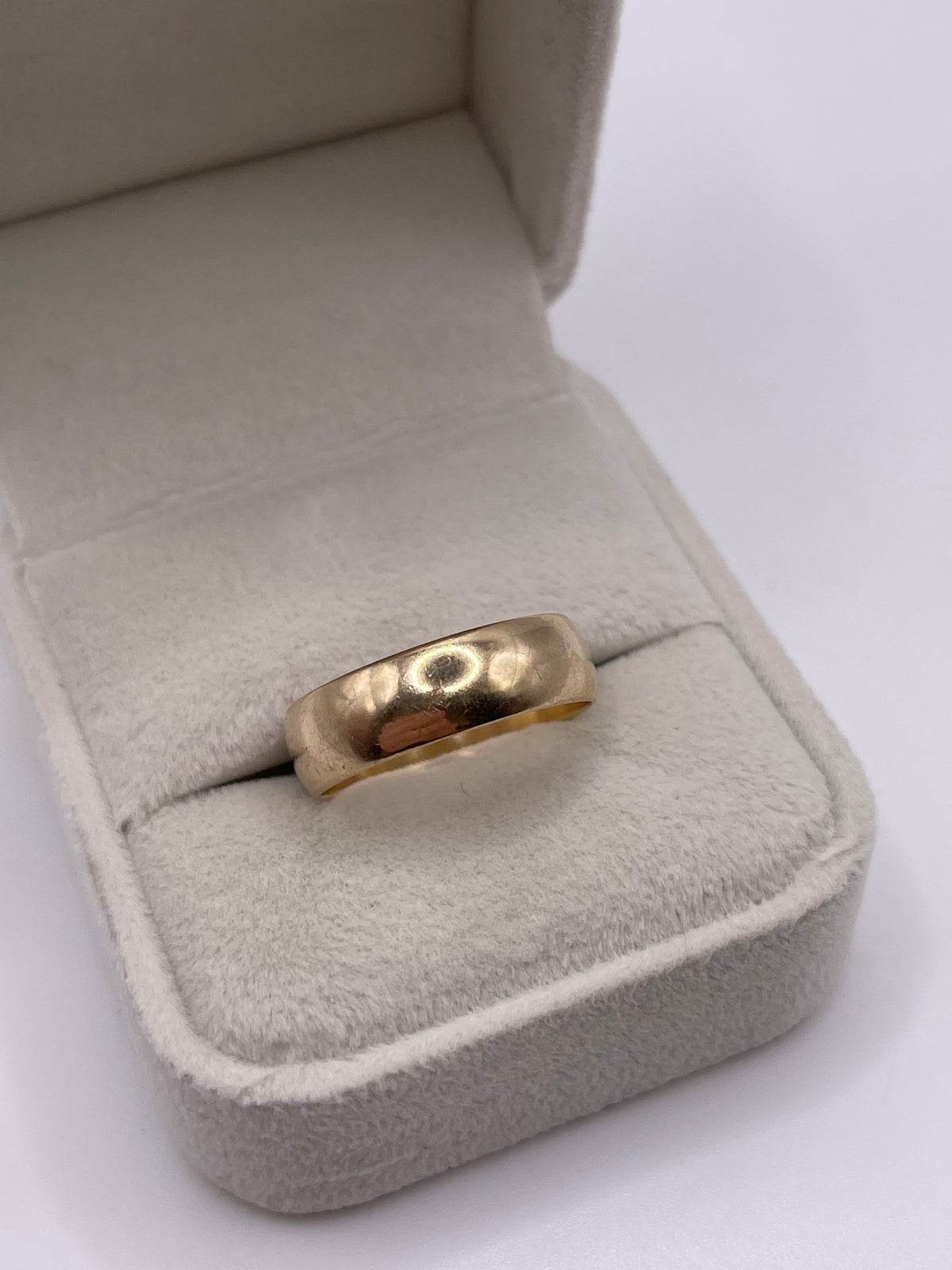 9ct gold band