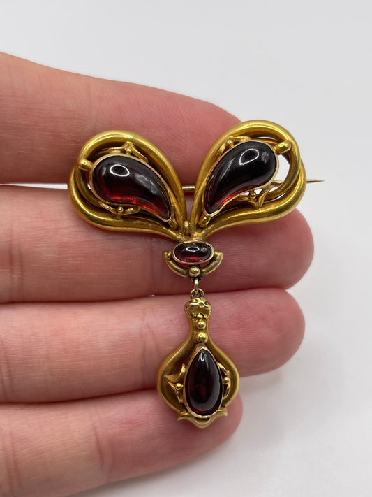 Antique 15ct gold garnet mourning brooch