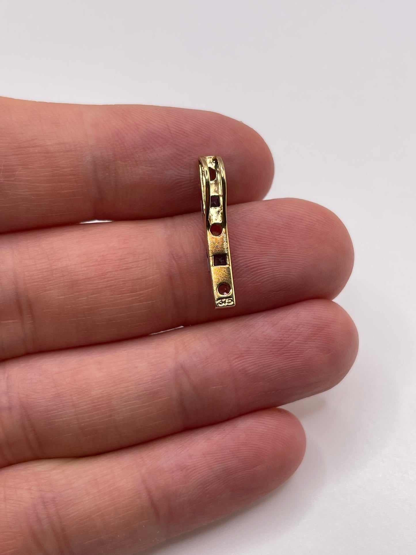 9ct gold pink topaz and iolite pendant