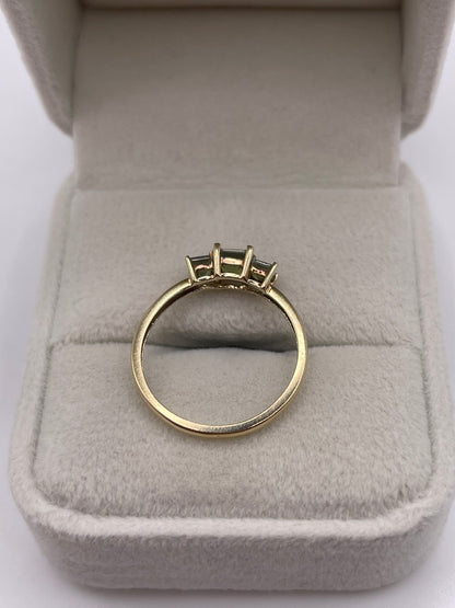 9ct gold quartz ring