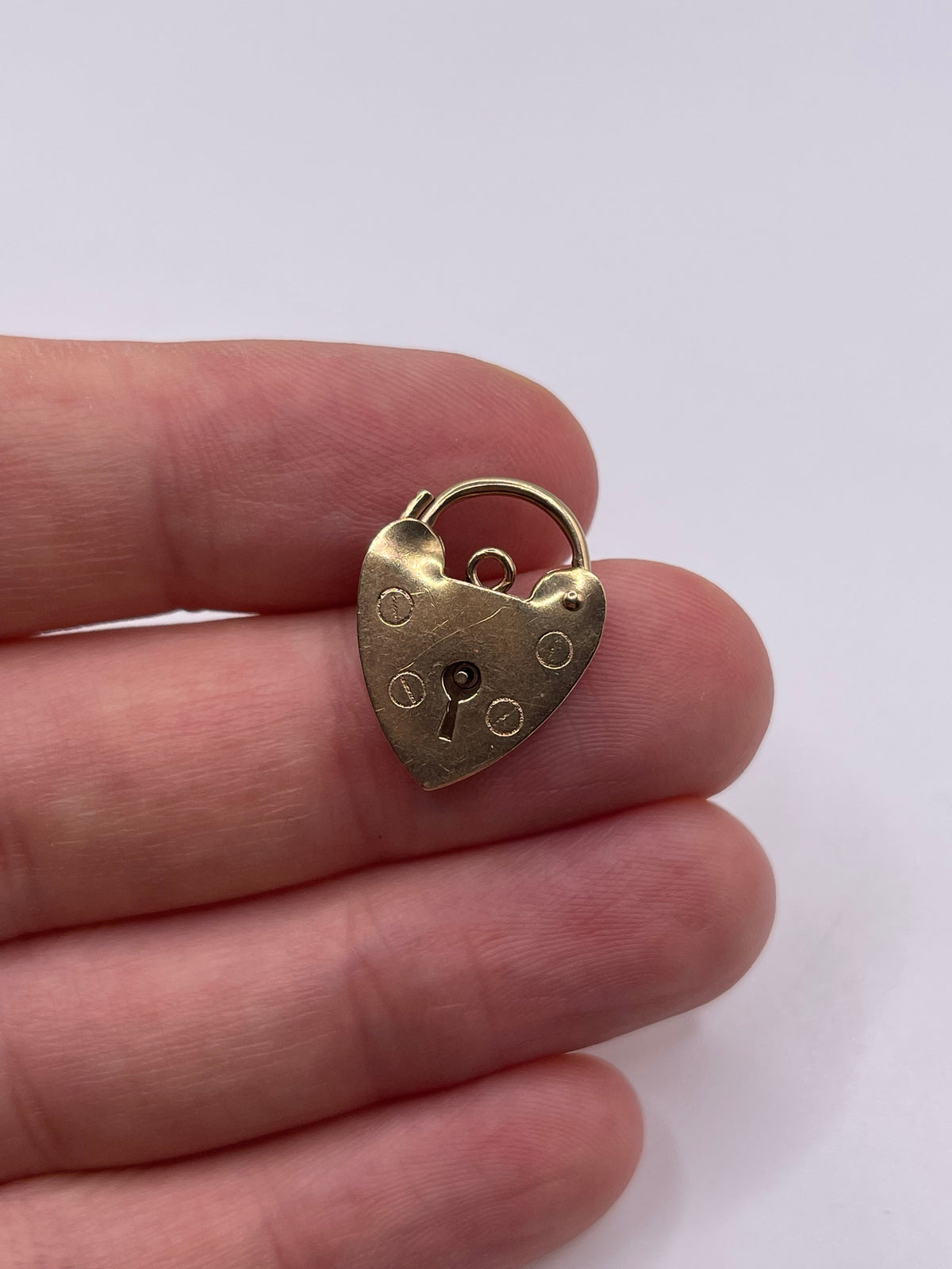 9ct gold padlock 5