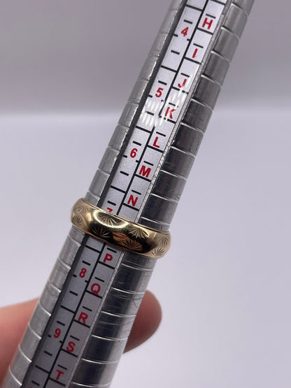 9ct gold patterned band