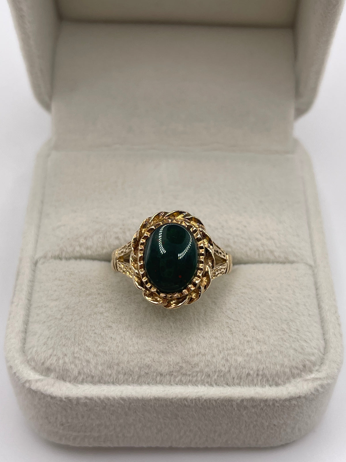 9ct gold bloodstone ring