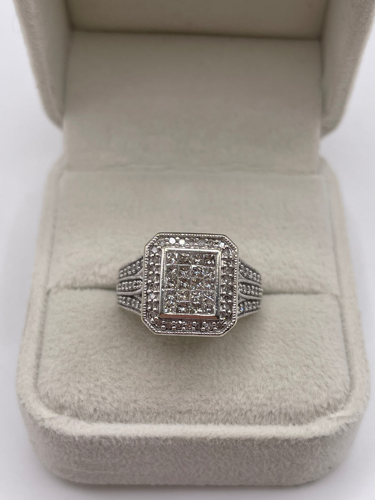 9ct white gold diamond cluster ring