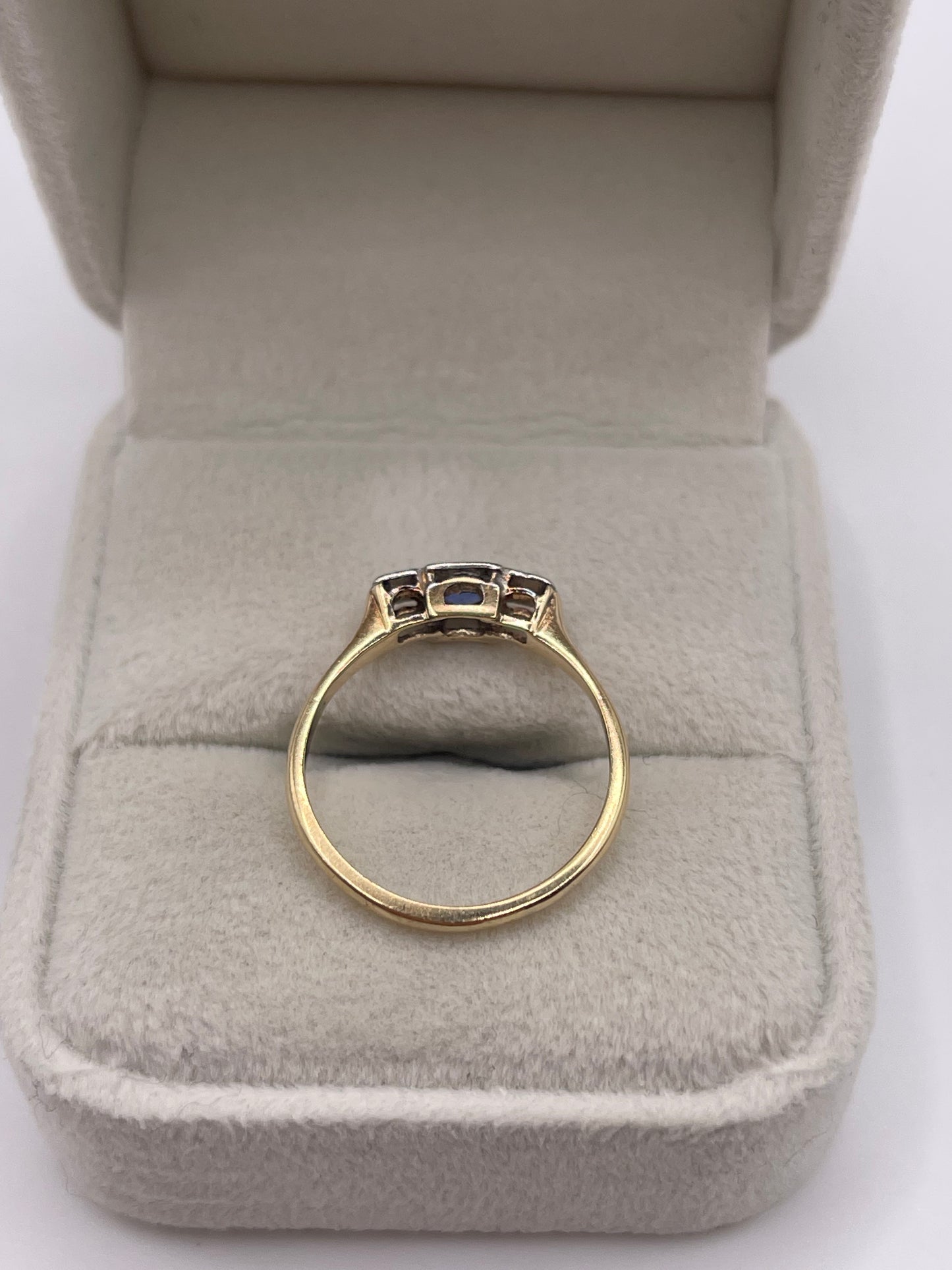 9ct gold platinum sapphire and diamond ring