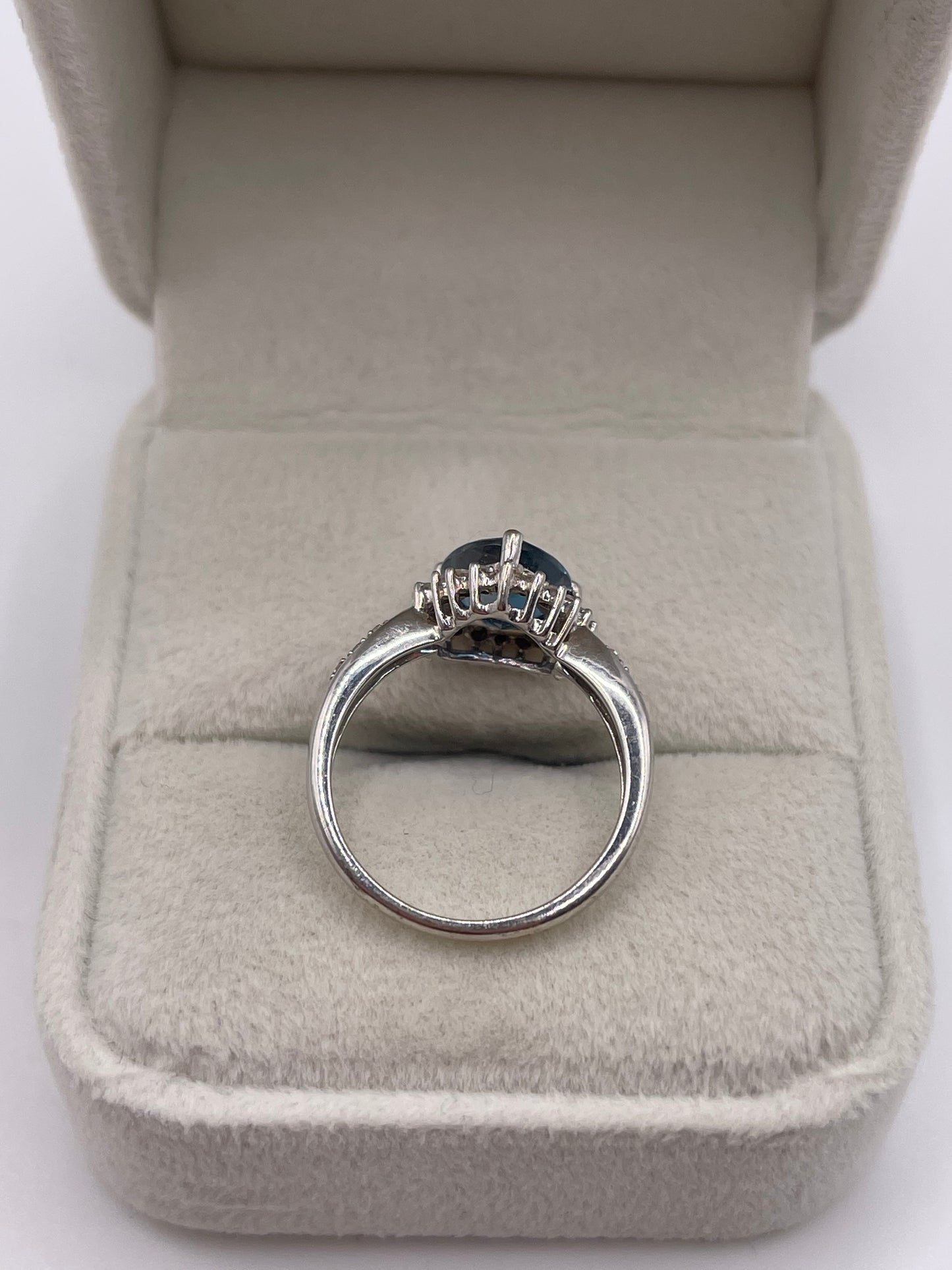 9ct white gold topaz and diamond ring