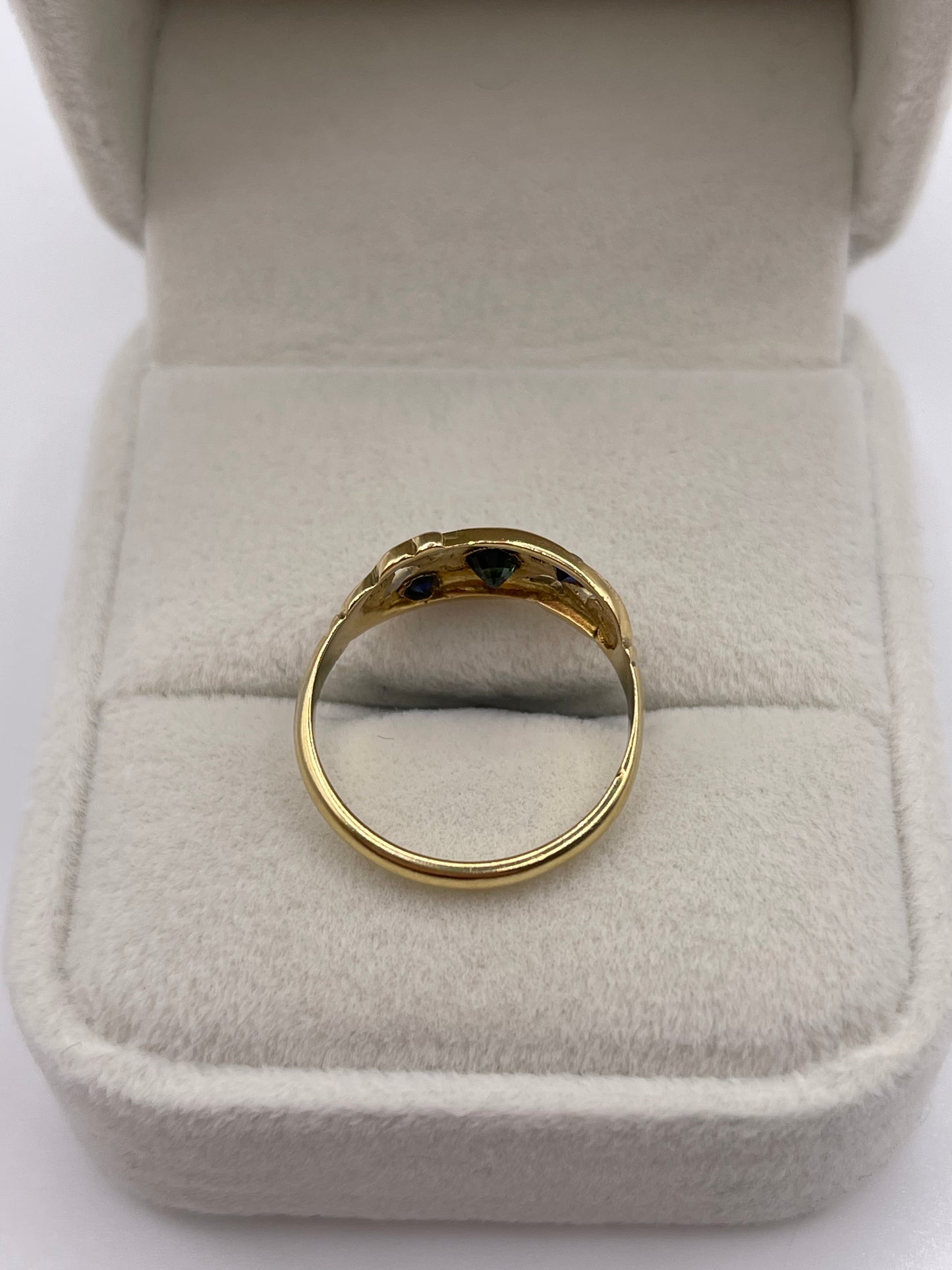 Antique 18ct gold sapphire and diamond ring