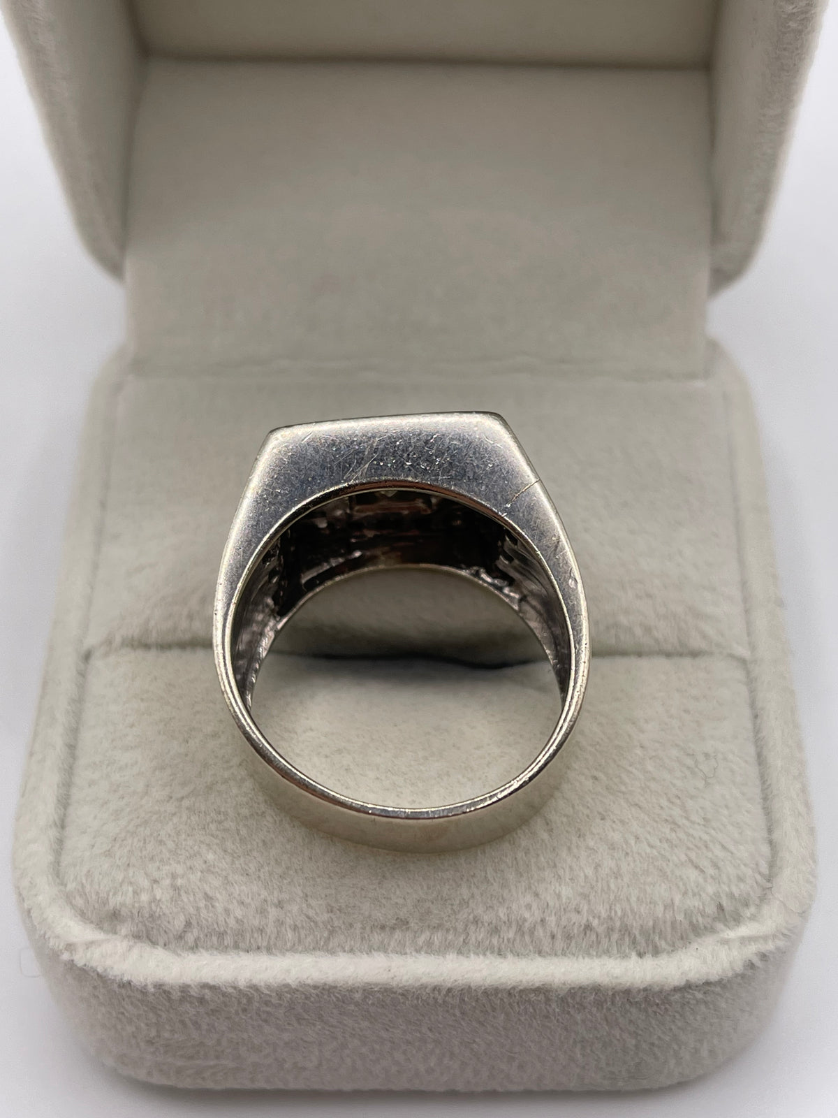 14ct white gold diamond cluster ring