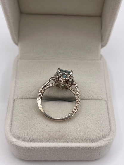 9ct white gold aquamarine ring