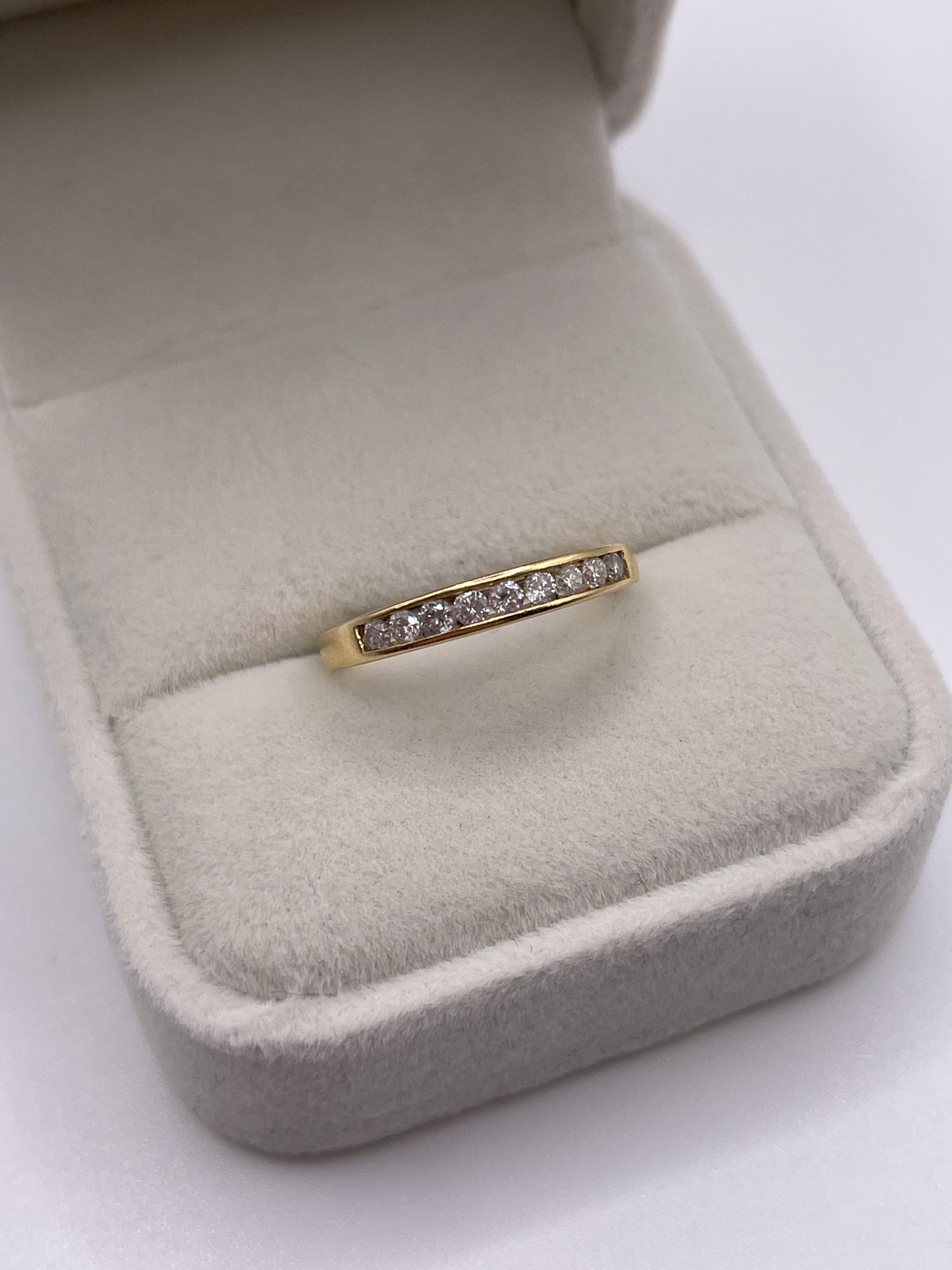 18ct gold diamond ring