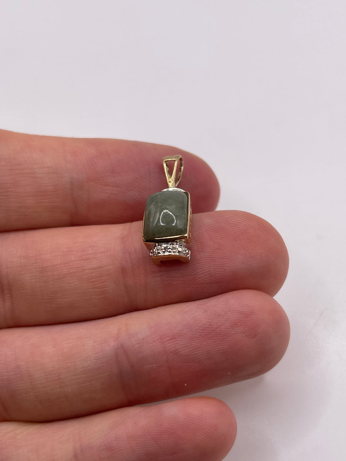9ct gold jade and diamond pendant