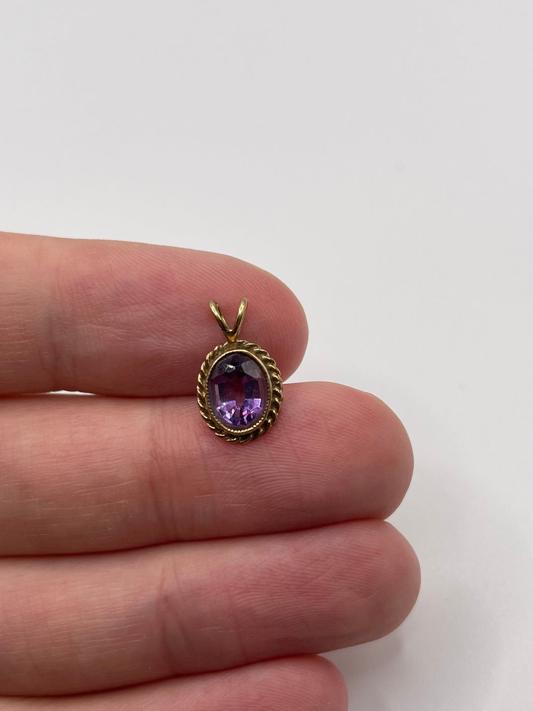 9ct gold amethyst pendant