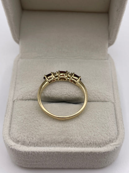 9ct gold garnet and diamond ring