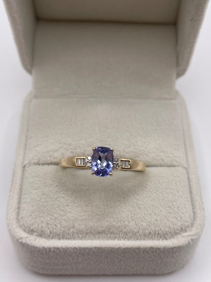 9ct gold tanzanite and diamond ring