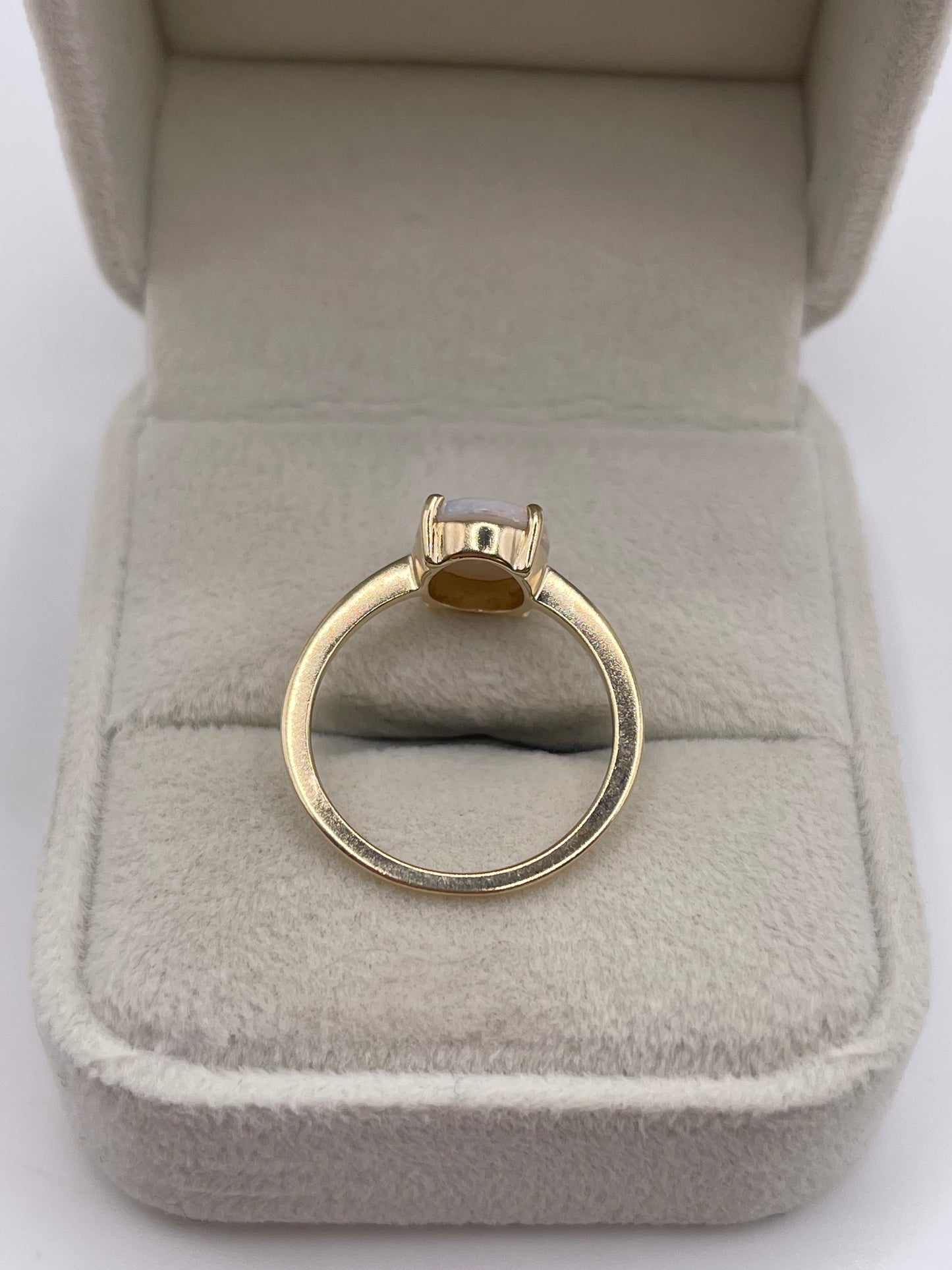 9ct gold opal ring
